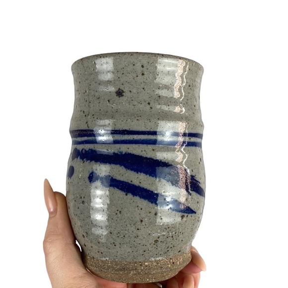Handmade ceramic small vase cup - Picture 1 of 10